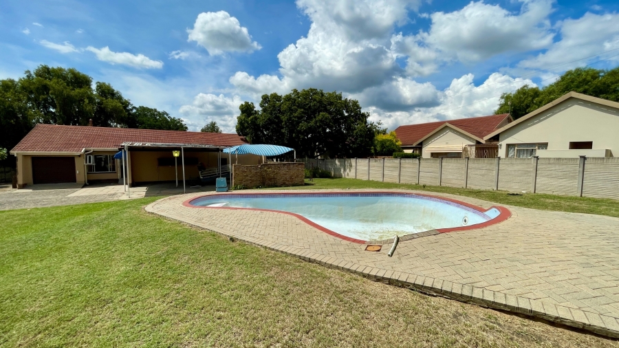 3 Bedroom Property for Sale in La Hoff North West